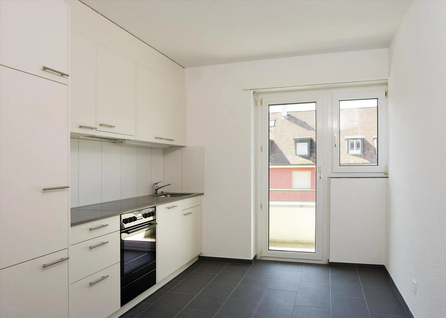 Appartamento singolo con balcone soleggiato - Foto 3 di 5