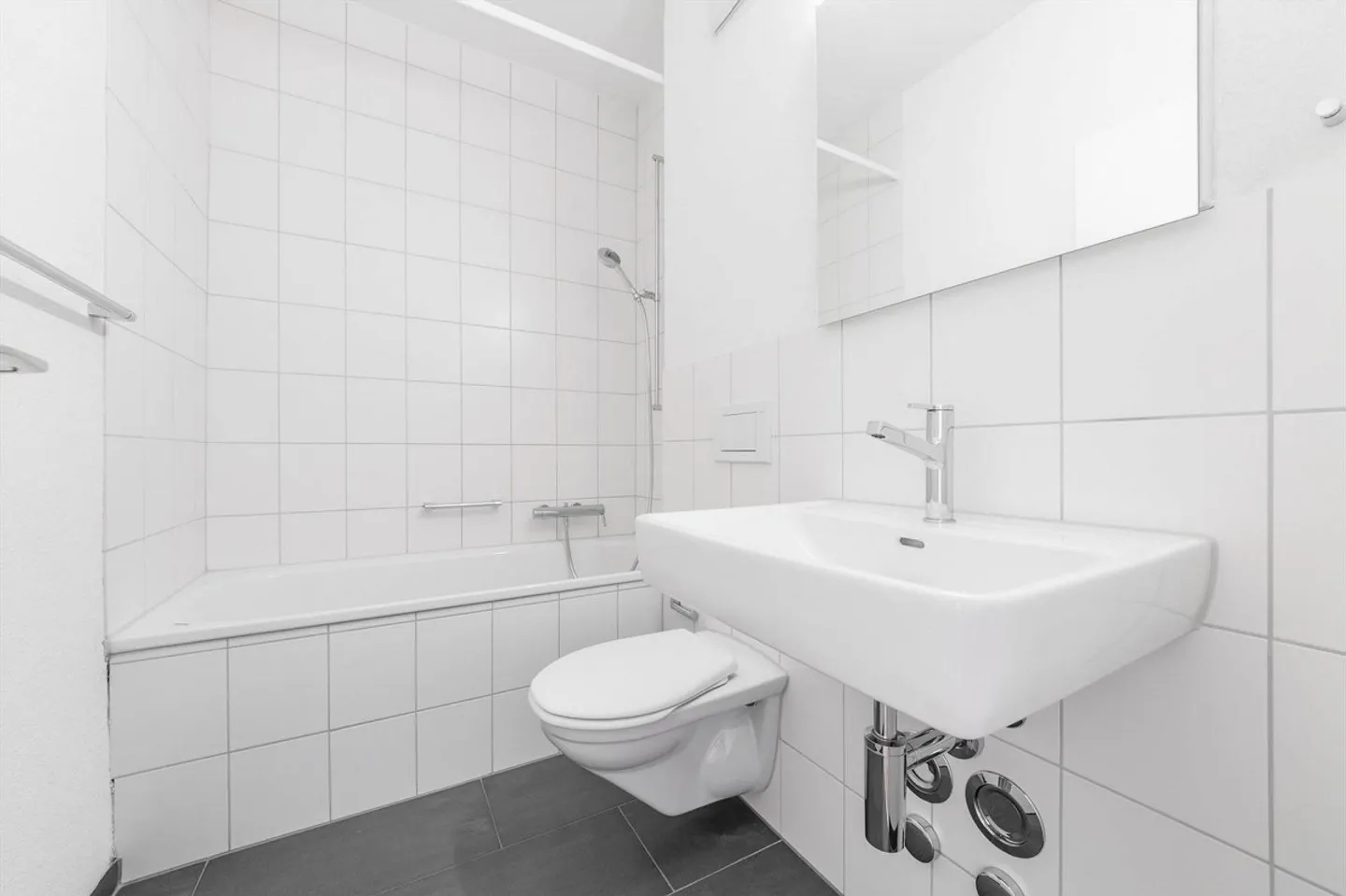 Appartamento singolo con balcone soleggiato - Foto 4 di 5