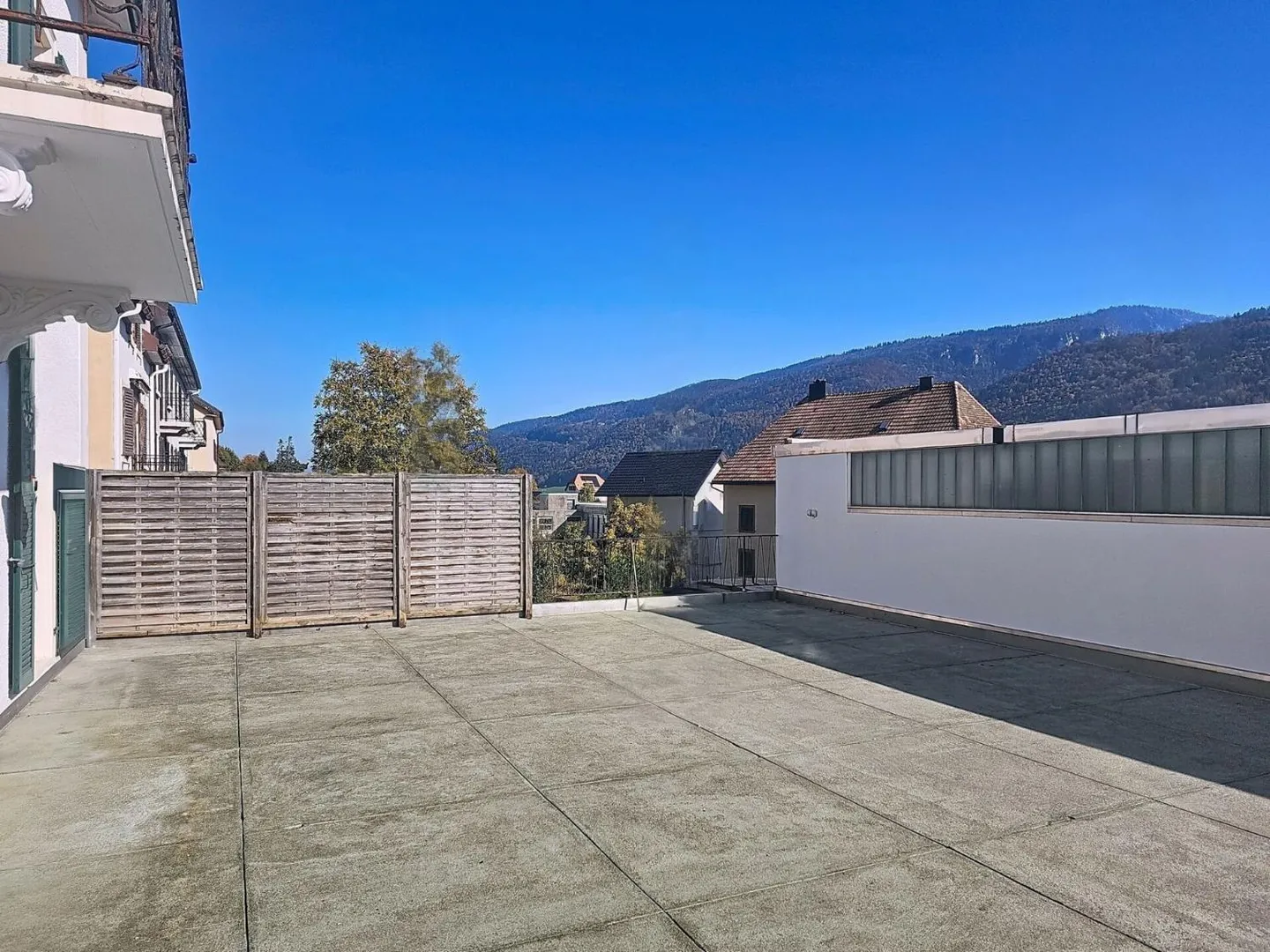 Appartement Charmant avec Grande Terrasse - Photo 7 sur 13