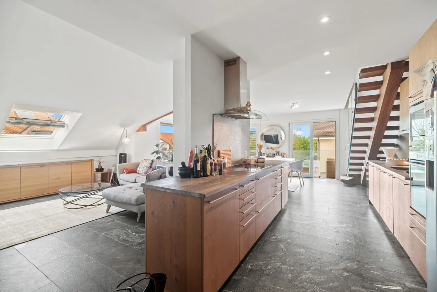 Spacious duplex in a modern residence in the center of Founex - Photo 2 of 13
