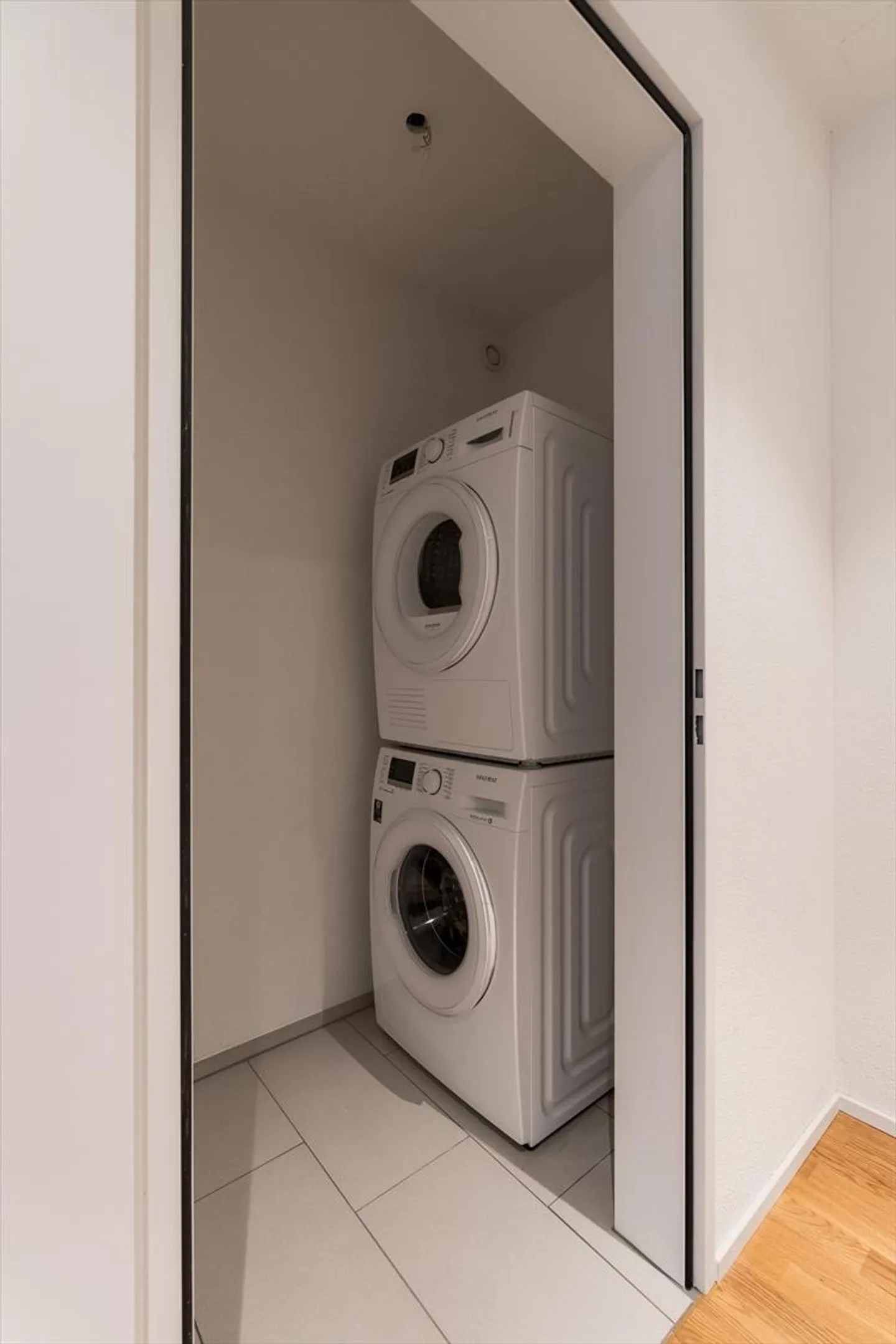 Demanding living in a desirable and green location! - Photo 11 of 12