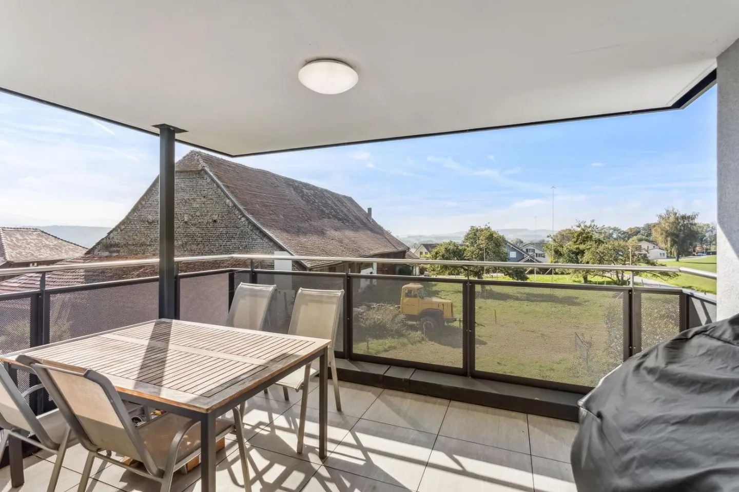 EXCLUSIVITY! Beautiful 4.5-room apartment in the heart of the village - Photo 5 of 10