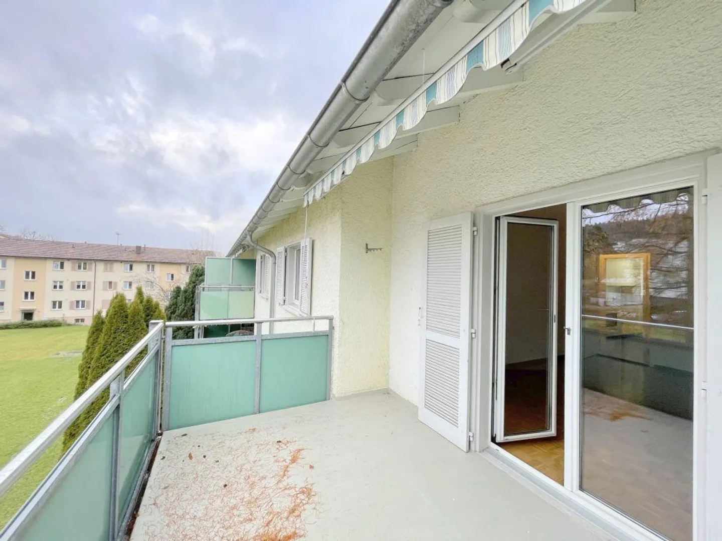 3-room apartment with large, sunny balcony - Photo 3 of 11