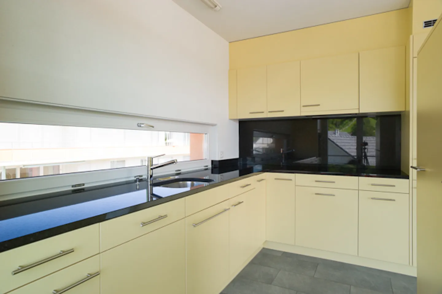 Appartement lumineux de tôt à tard ! - Photo 5 sur 13