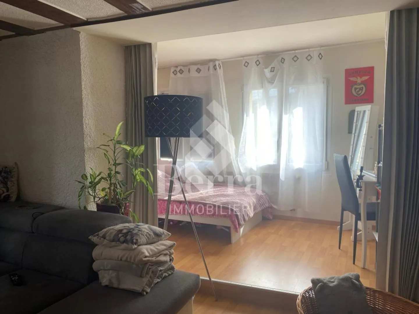 Bâtiment partagé avec café-bar et appartements - au cœur du vieux village de Saxon - Photo 5 sur 11