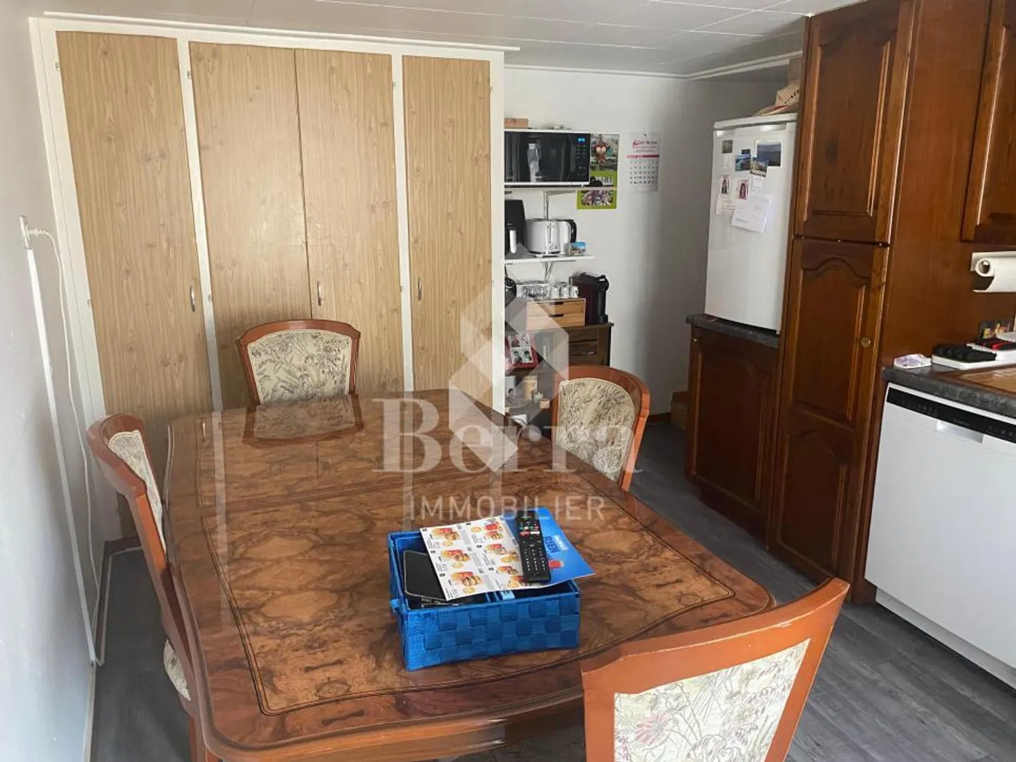 Bâtiment partagé avec café-bar et appartements - au cœur du vieux village de Saxon - Photo 6 sur 11