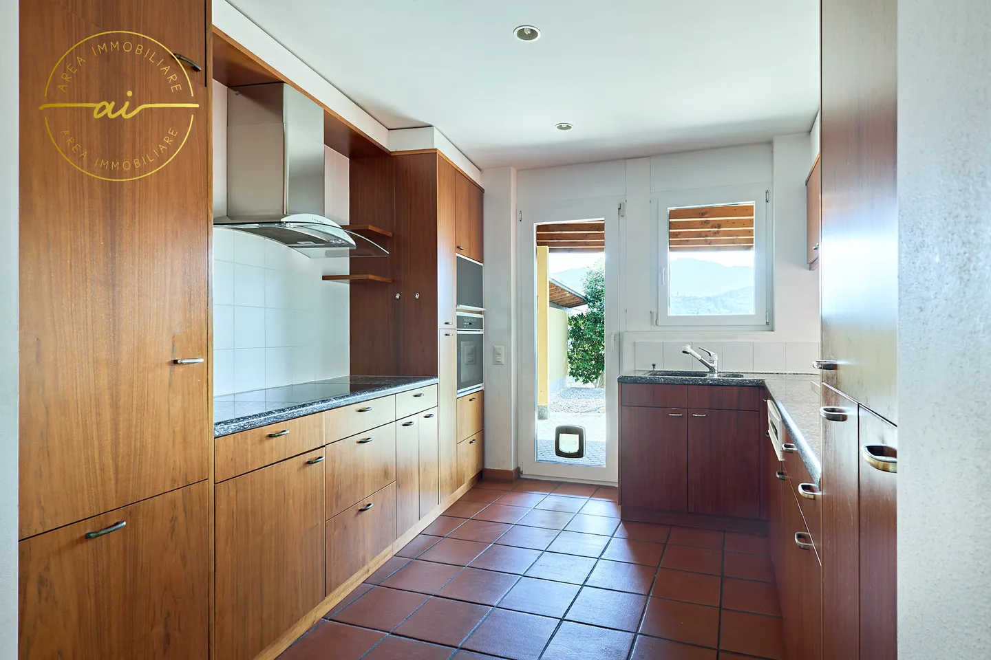 VILLA MIT GETRENNTEM STUDIO UND WUNDERSCHÖNEM GARTEN - Foto 12 von 13