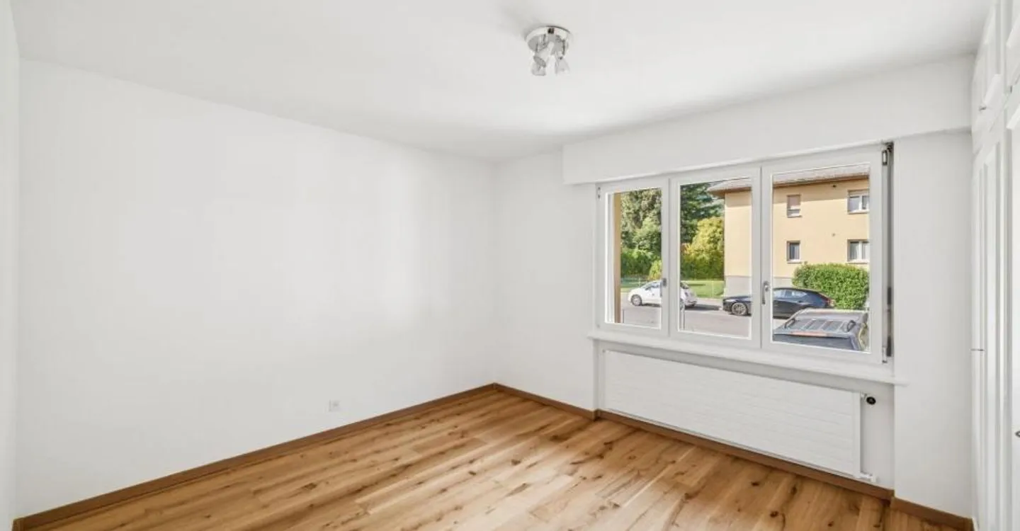 Large detached house with large converted mezzanine - Photo 8 of 13