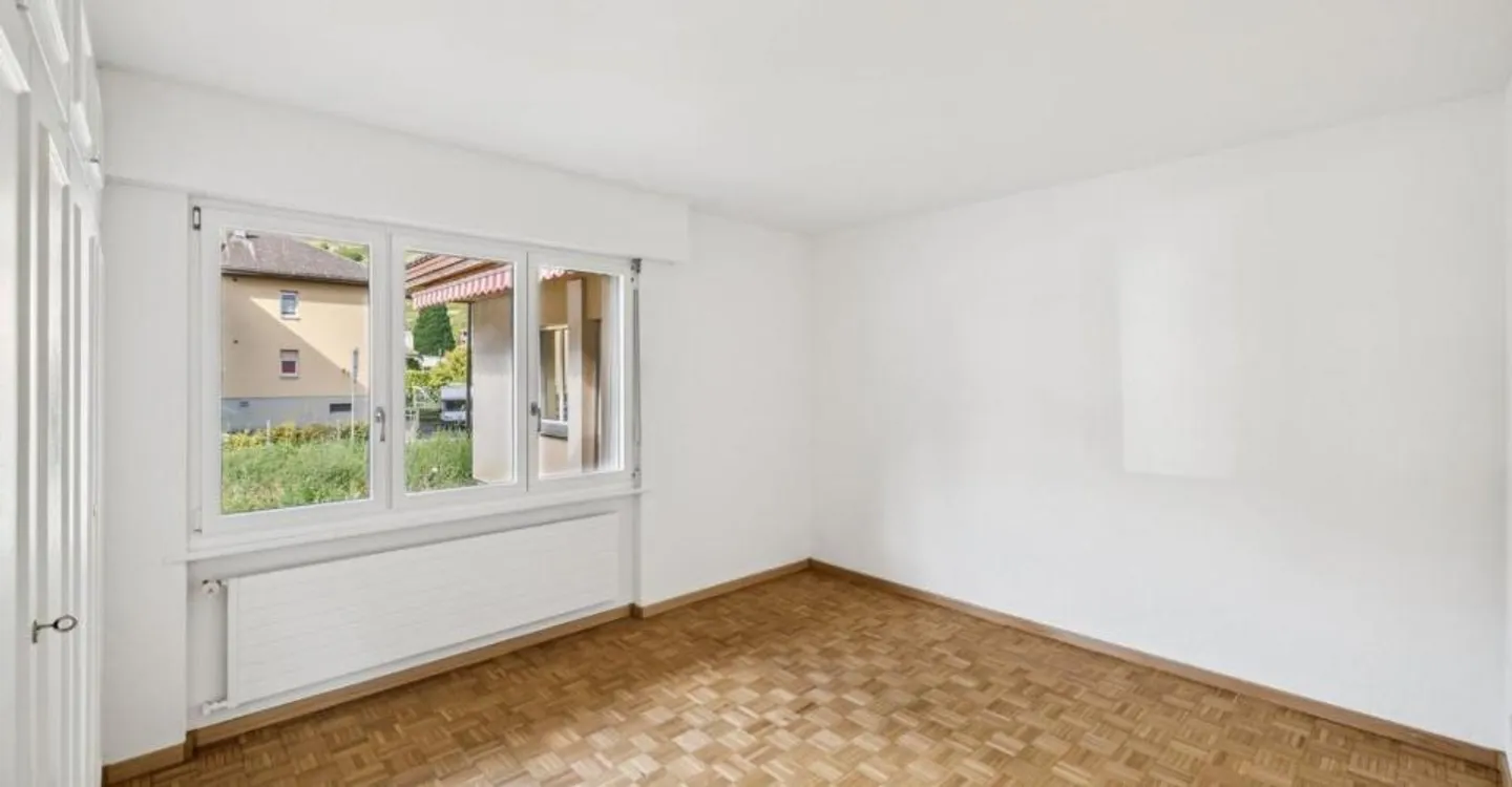 Large detached house with large converted mezzanine - Photo 13 of 13