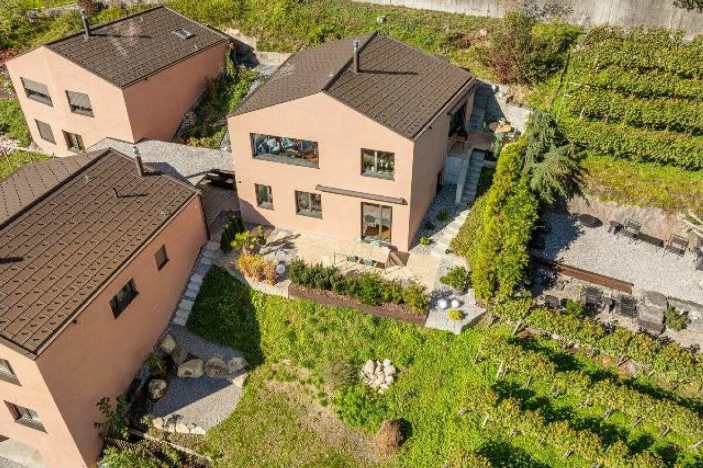 Maison individuelle fonctionnelle dans un emplacement ensoleillé et élevé dans le Balgach fiscalement avantageux - Photo 2 sur 15