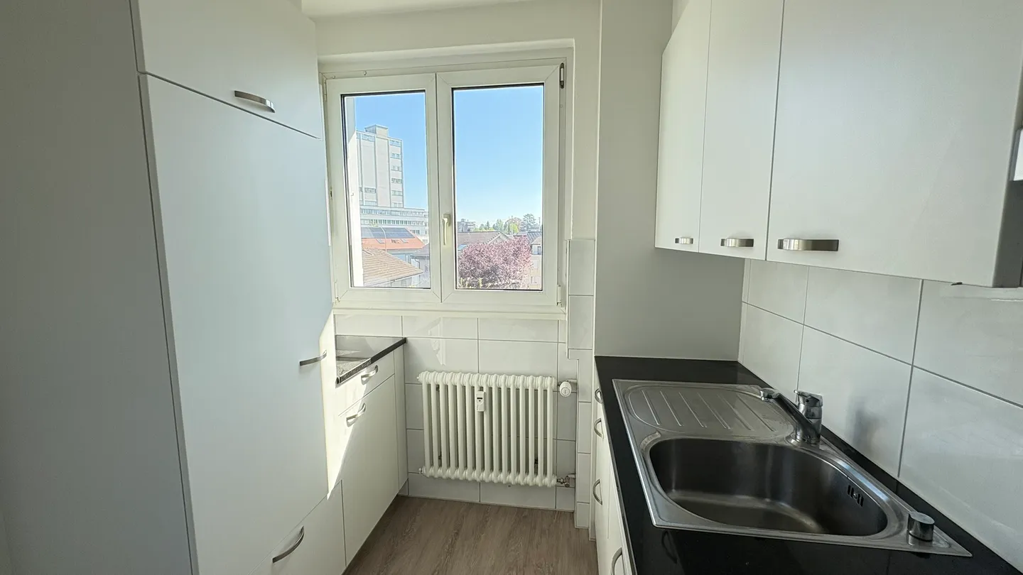 2.5 Room Apartment - Photo 2 of 7
