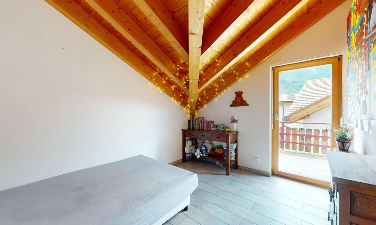 Penthouse with View & Comfort - Photo 8 of 11