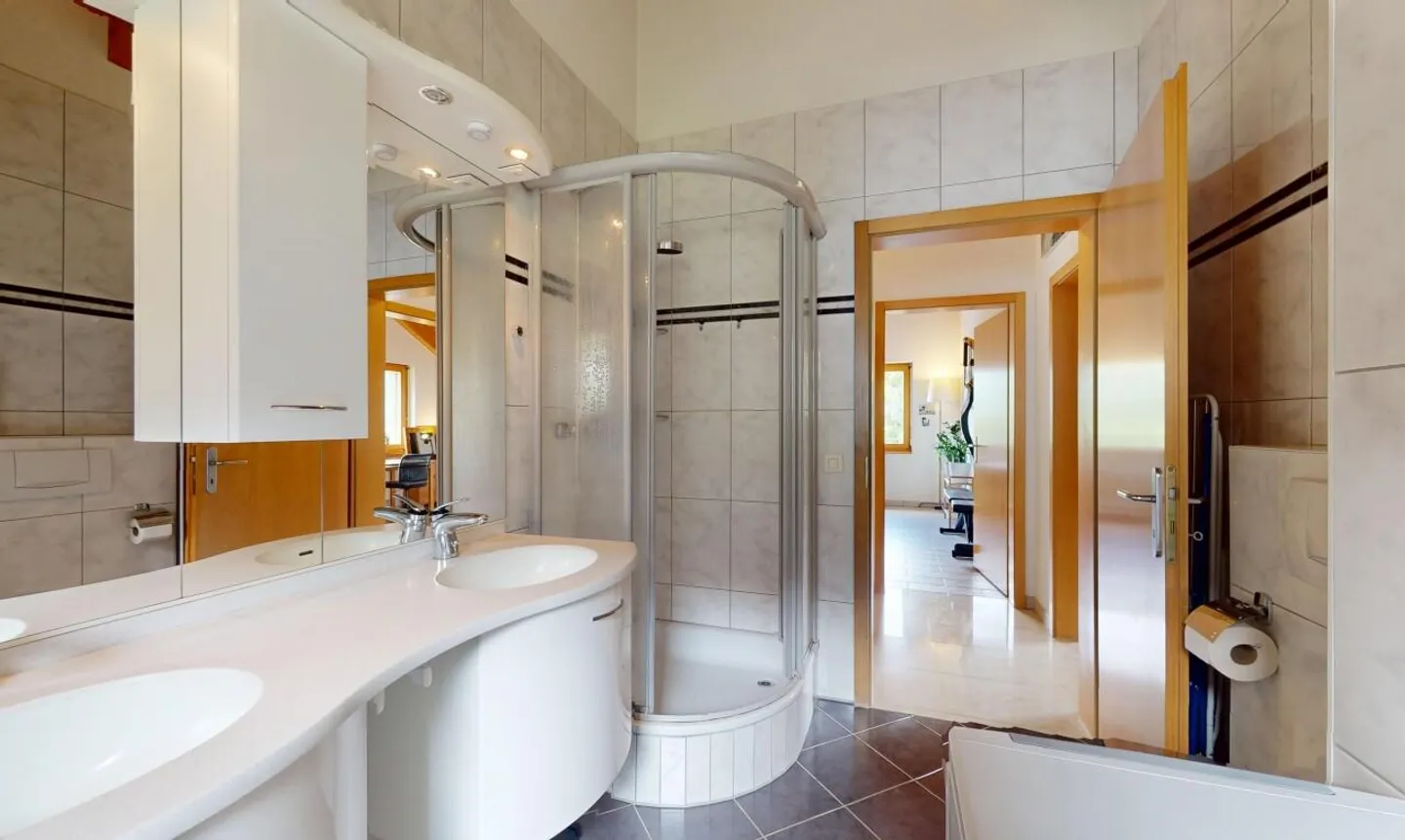 Penthouse with View & Comfort - Photo 9 of 11