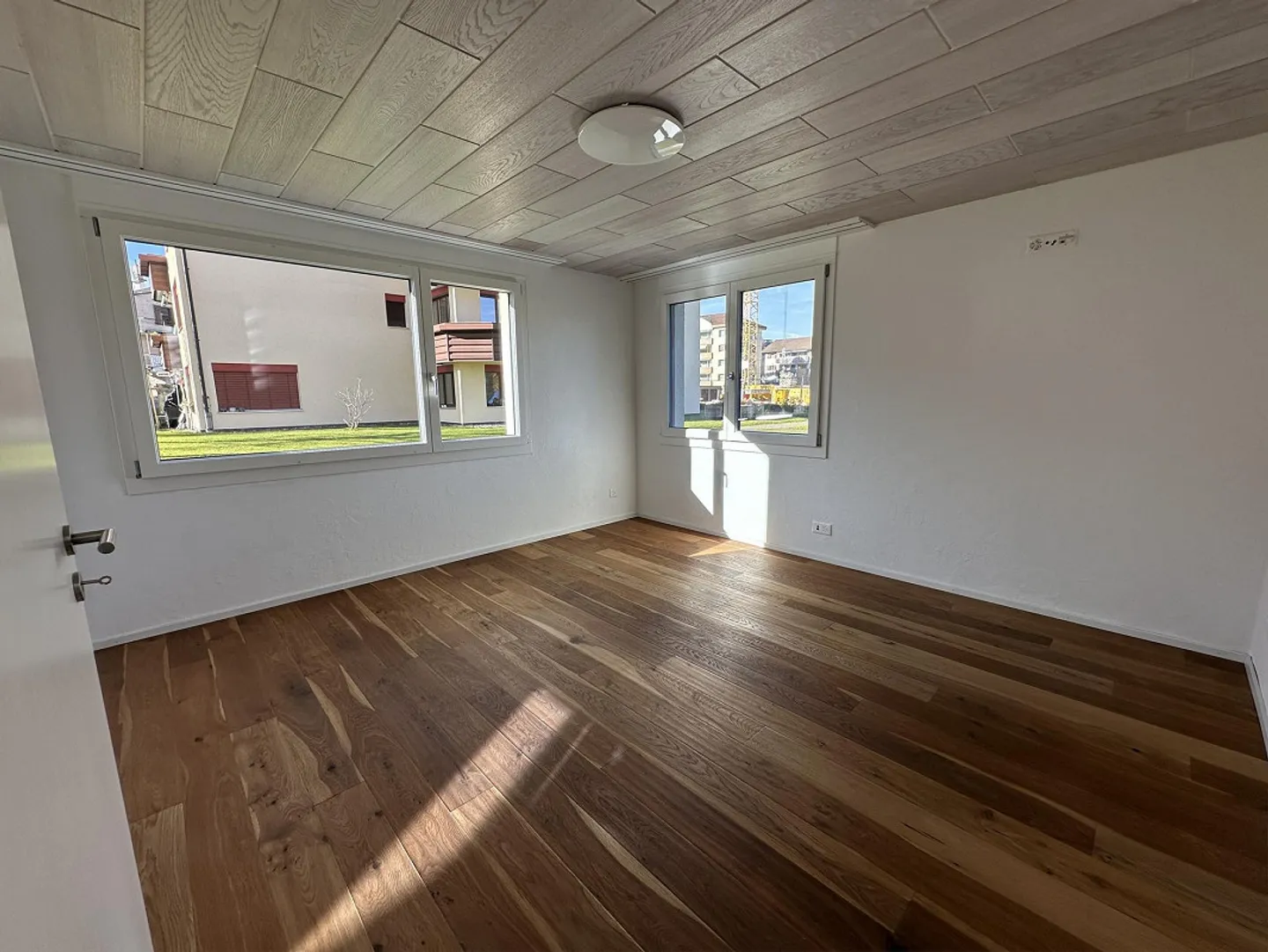 Beautiful sunny 3.5 room garden apartment - Photo 15 of 26