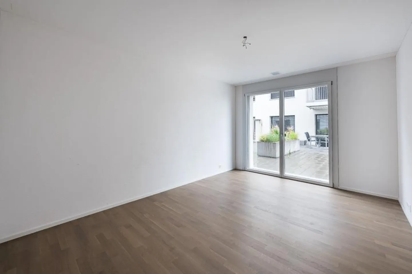 95 m2 Terrasse Privée au Mattenhof - Photo 3 sur 8