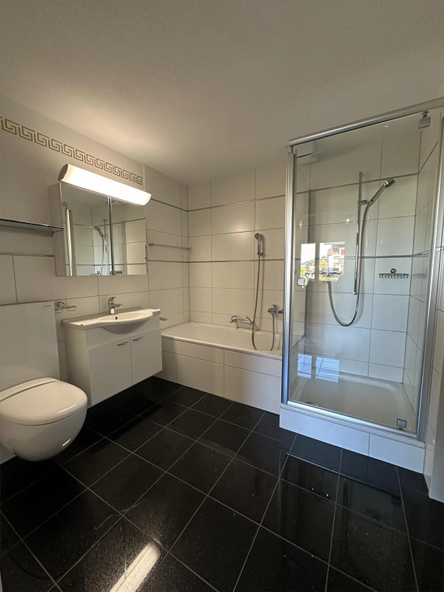 Beautiful sunny 3.5 room garden apartment - Photo 18 of 26