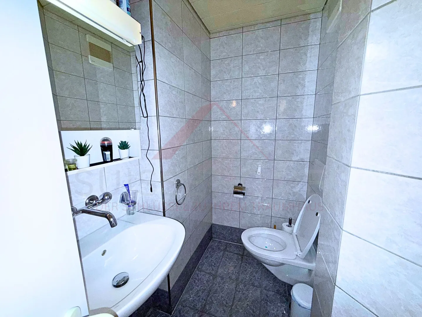 Attractive 4.5-room ground floor apartment in Studen BE - with sunny terrace and private garage - Photo 8 of 13