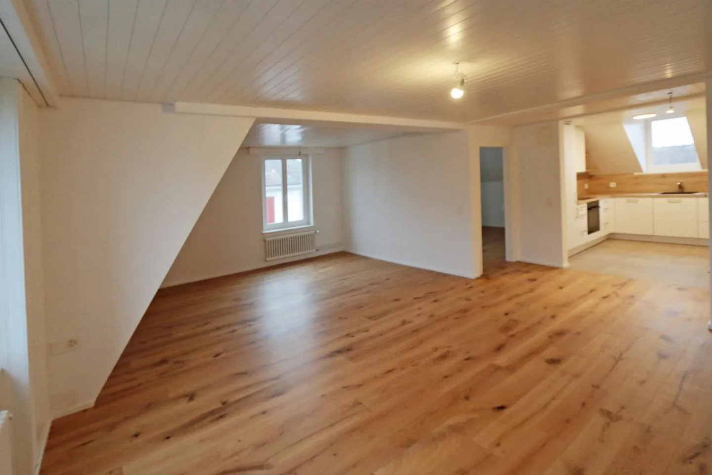 Erstvermietung nach Totalsanierung 3.5 Zi. Dachwohnung - Foto 2 von 6