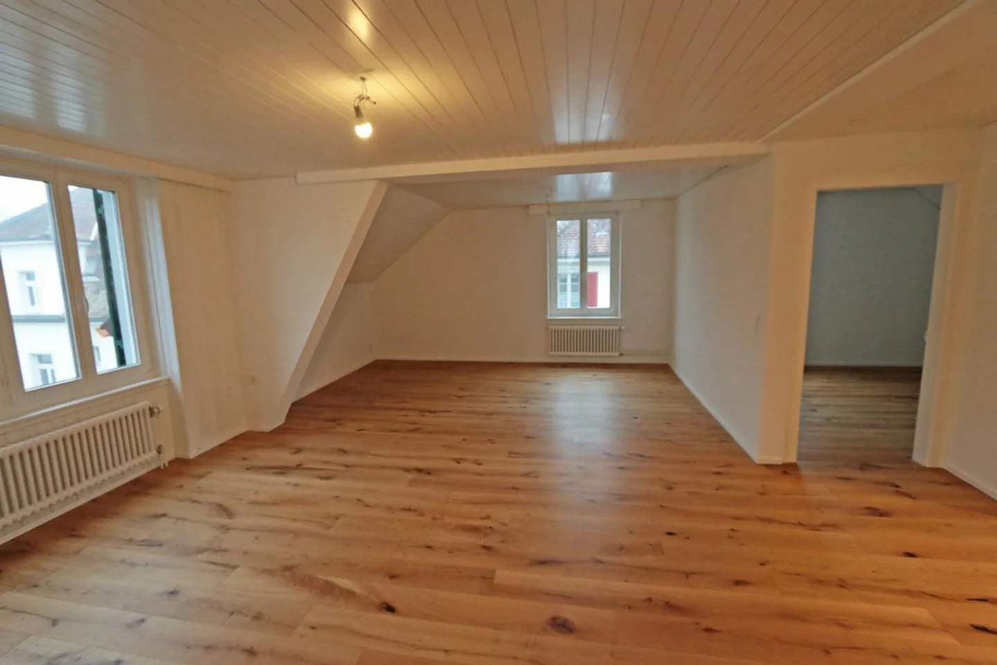 Erstvermietung nach Totalsanierung 3.5 Zi. Dachwohnung - Foto 3 von 6