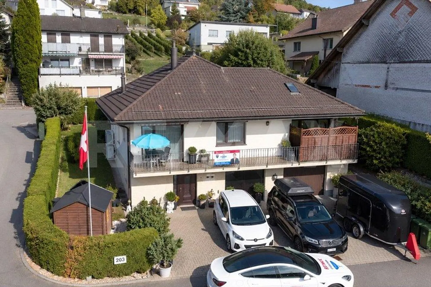 Casa unifamiliare indipendente con giardino e possibilità versatili - Foto 1 di 13