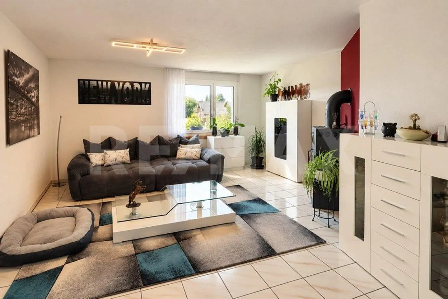 Casa unifamiliare indipendente con giardino e possibilità versatili - Foto 3 di 13