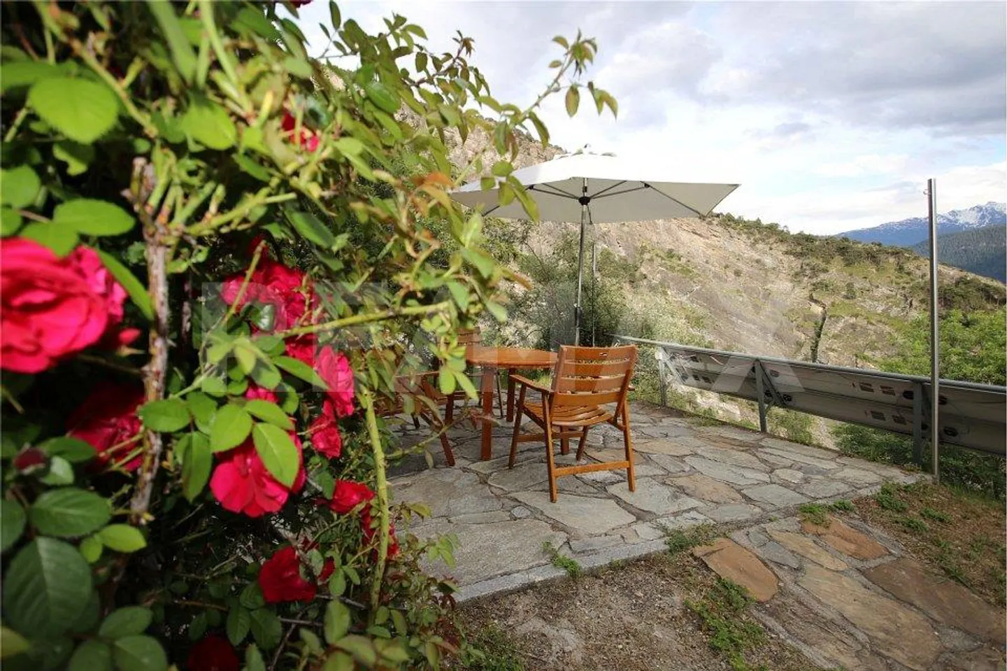 Rare gem with beautiful view - Photo 6 of 13
