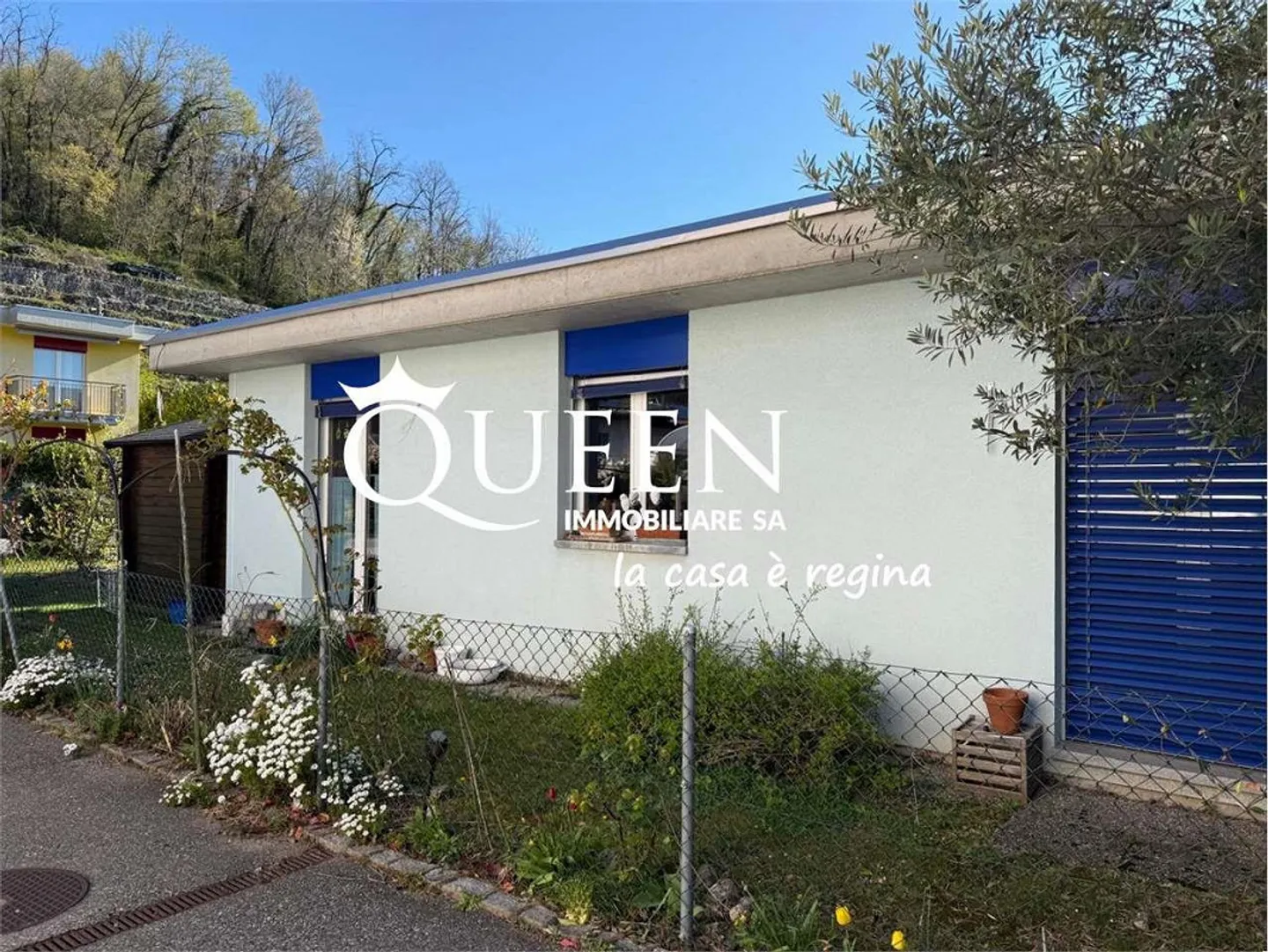 Charmantes Familienhaus mit Garten - Foto 2 von 4