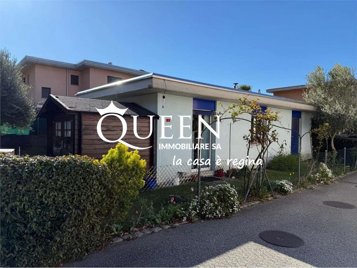 Charmantes Familienhaus mit Garten - Foto 1 von 4