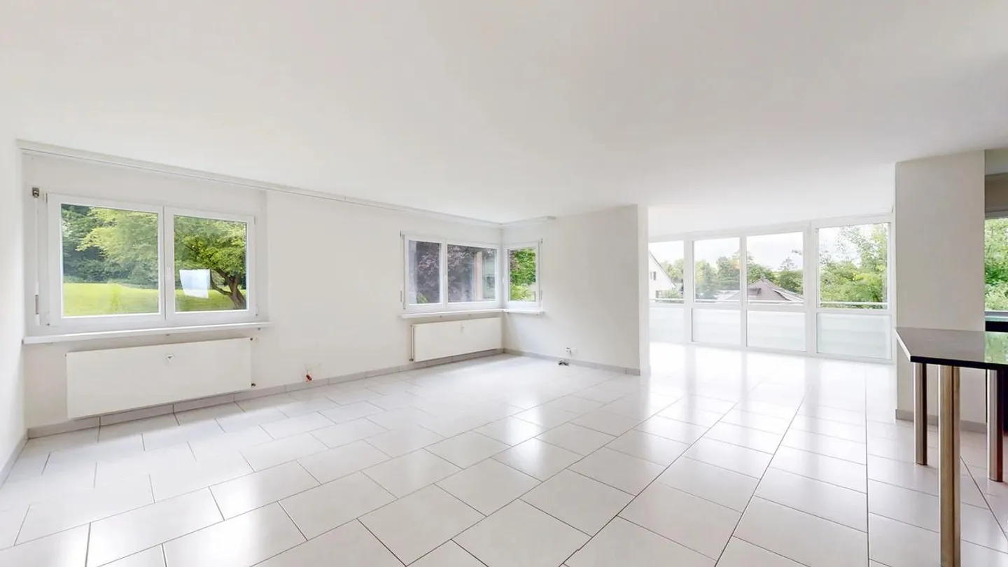 Appartement lumineux de 3,5 pièces avec place de parking - Photo 3 sur 14