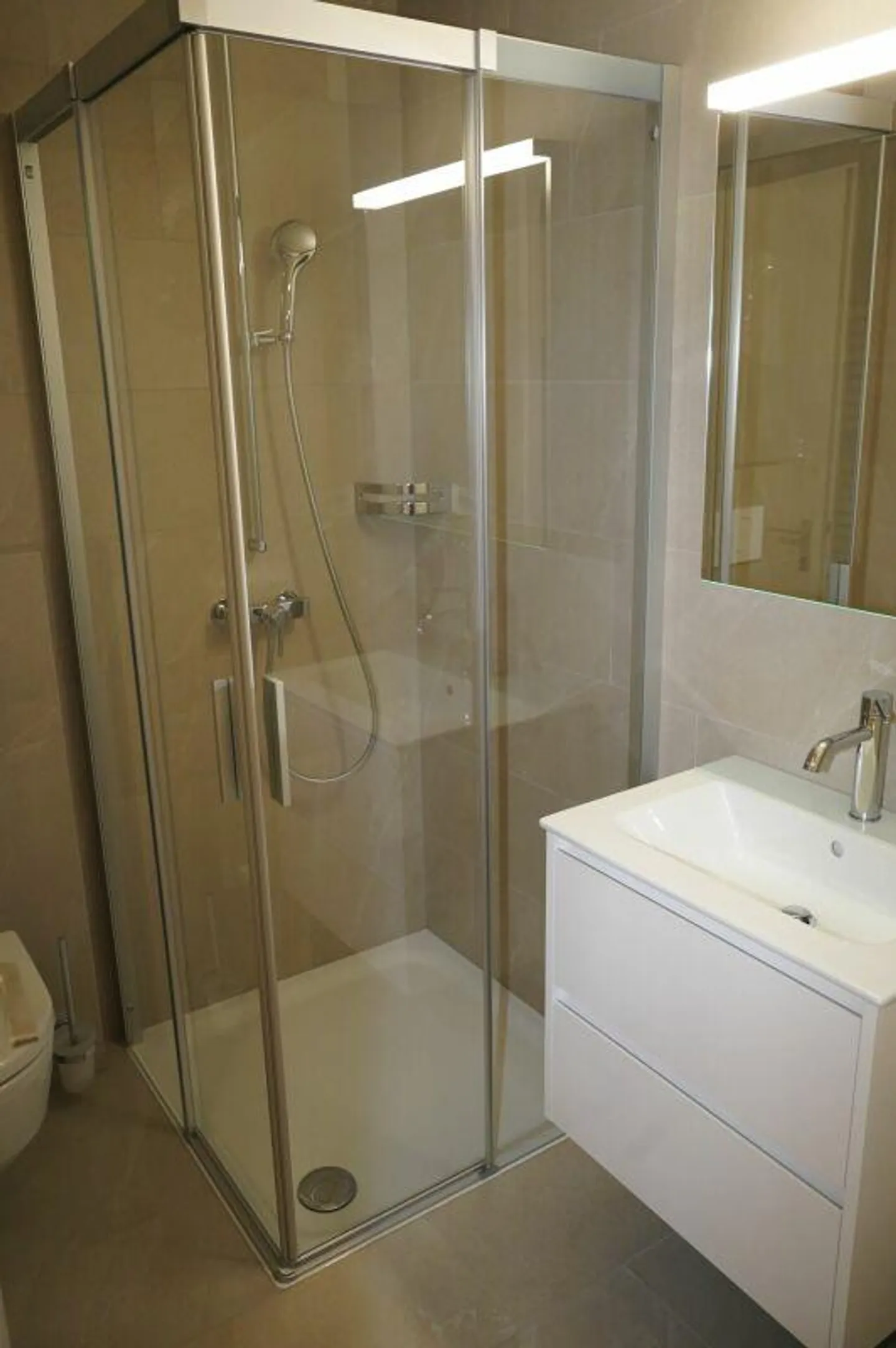 Renovated and Practical Apartment by the Lake - Photo 3 of 6