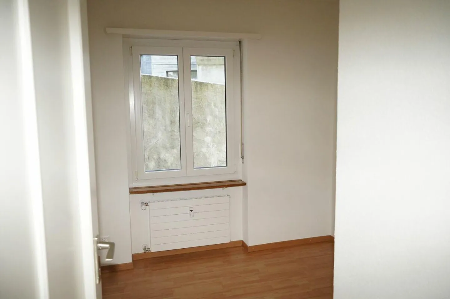 Renovated and Practical Apartment by the Lake - Photo 4 of 6