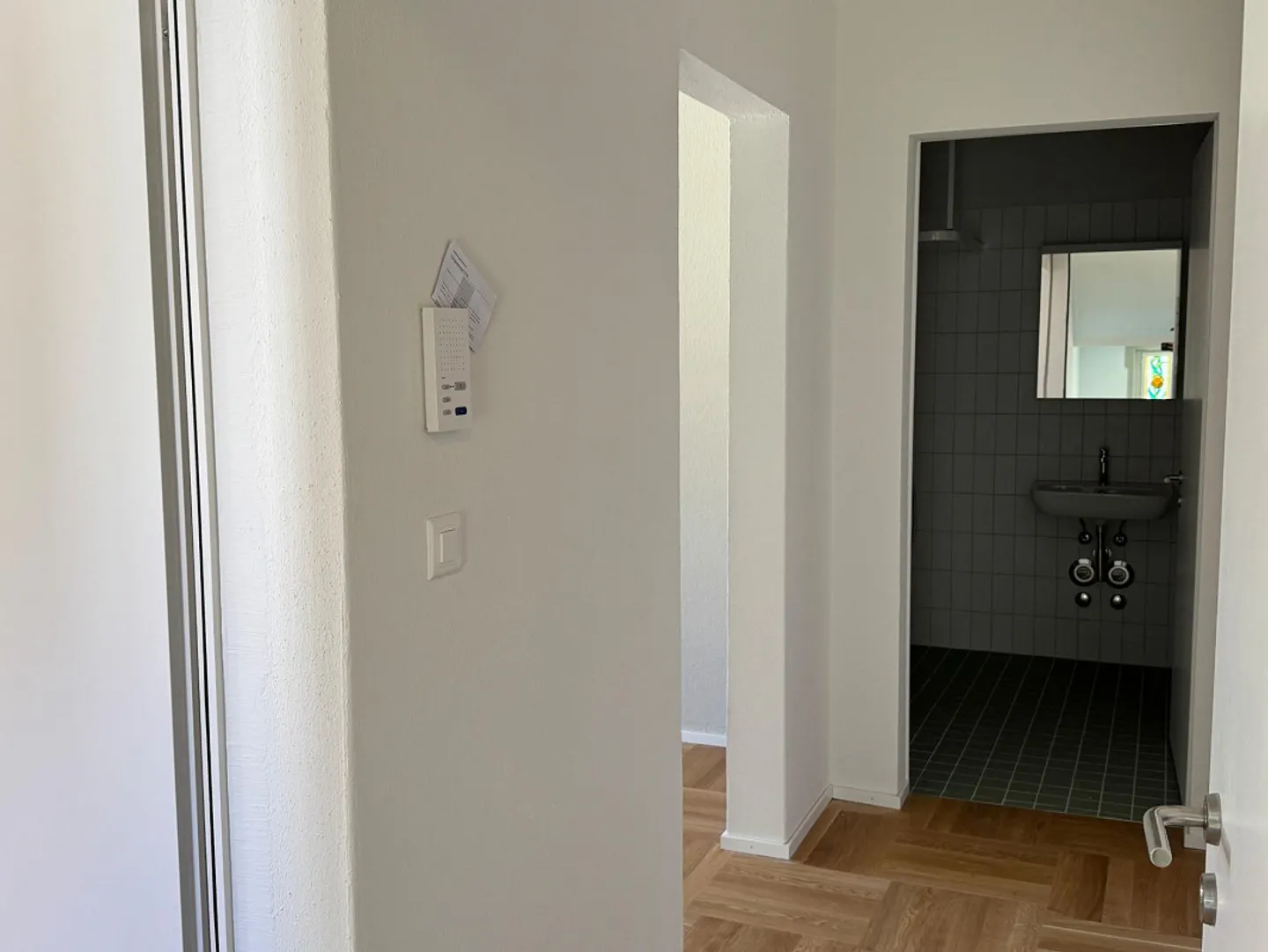Frisch renovierte 2.5-Zi-Wohnung EG nahe der Universität St. Gallen - Foto 8 di 10