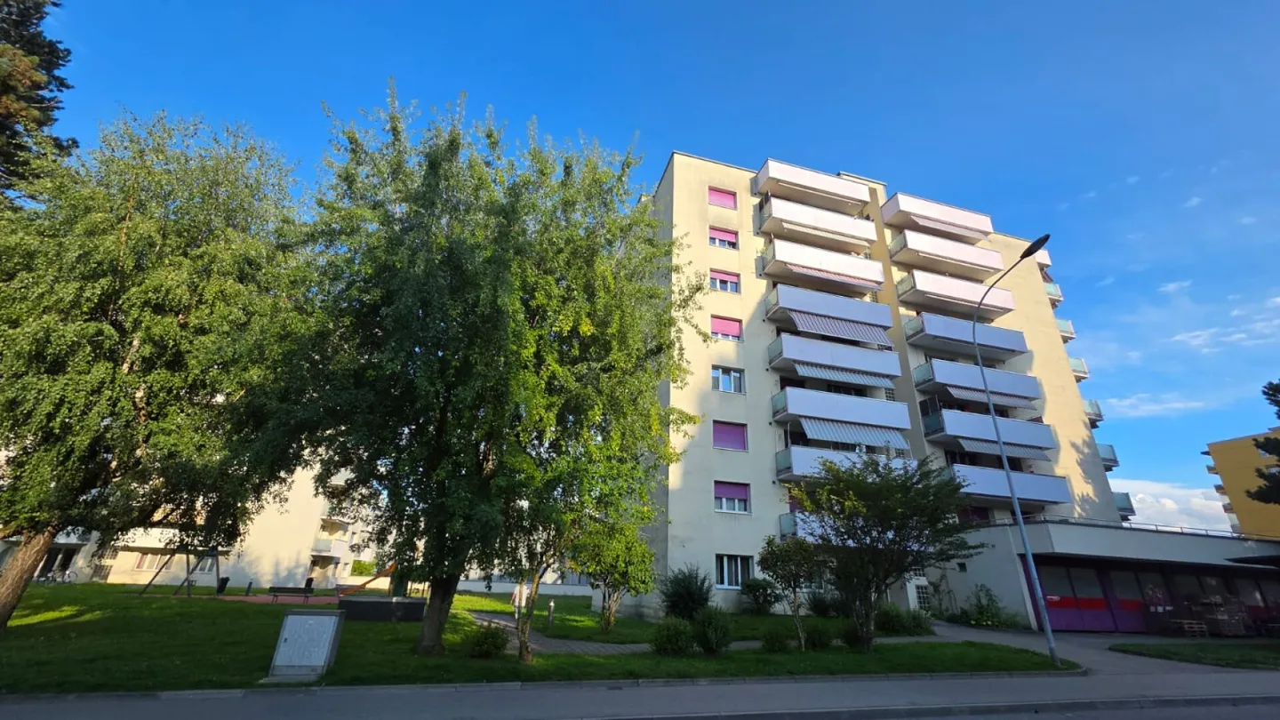 CON VISTA E VICINO AI SERVIZI - Foto 1 di 12