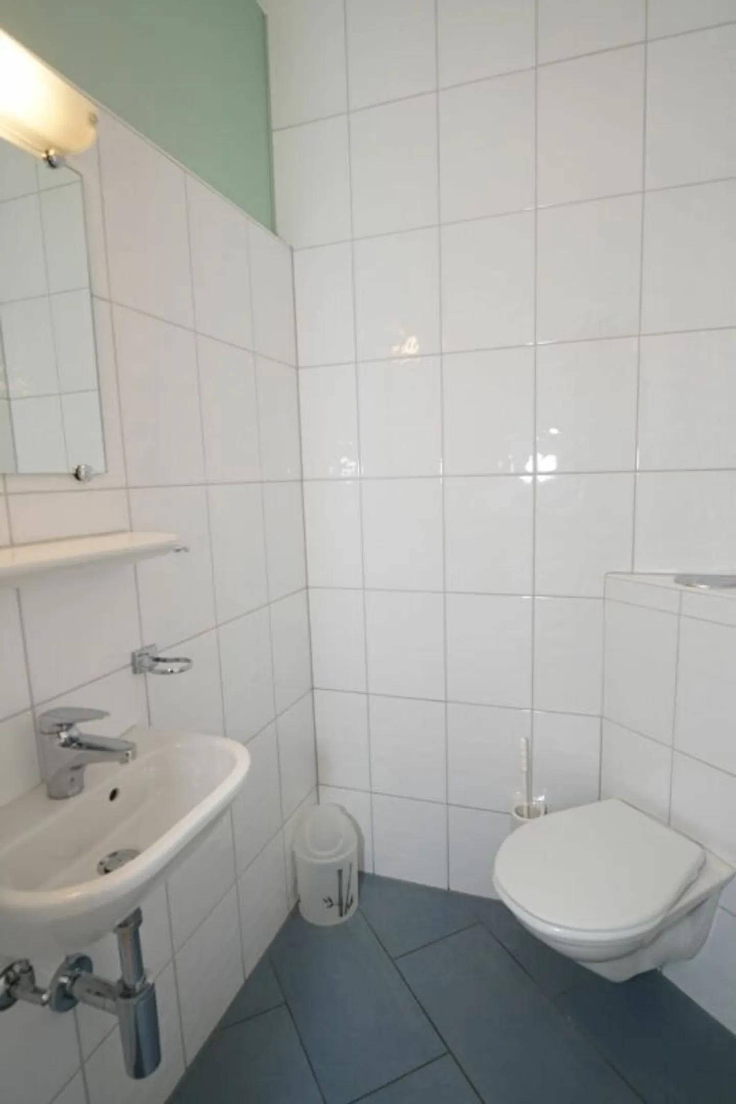 Your new home in an attractive location Beautiful 4.5 room old apartment with balcony - Photo 10 of 10