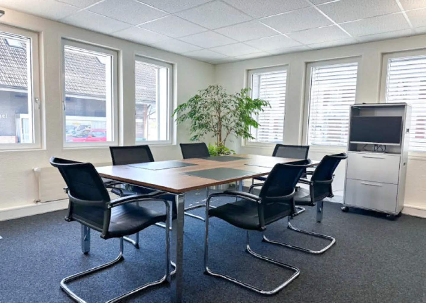 Moderne Bürofläche in zentraler Lage - Foto 2 von 9