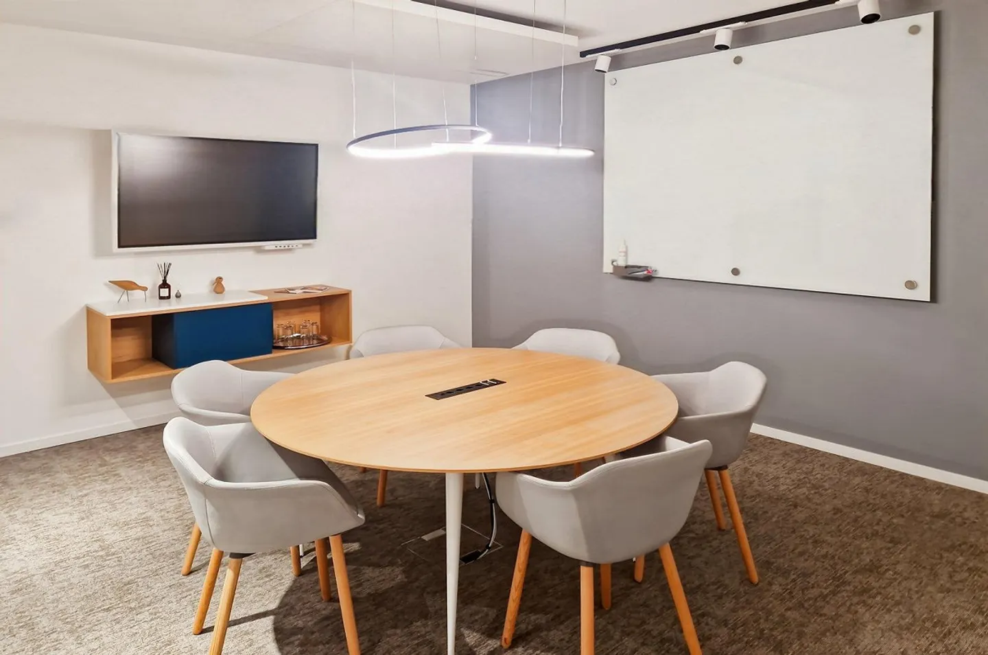 Espace de bureau pour 30 personnes dans Spaces Z.ONE - Photo 2 sur 9