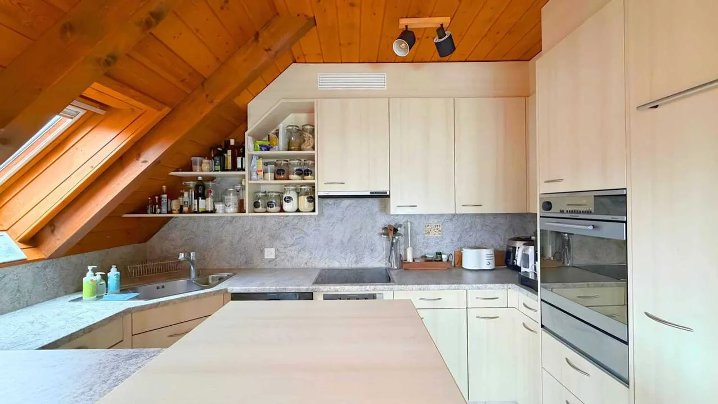 3.5-room maisonette with fireplace and balcony in Lupfig - Photo 6 of 9