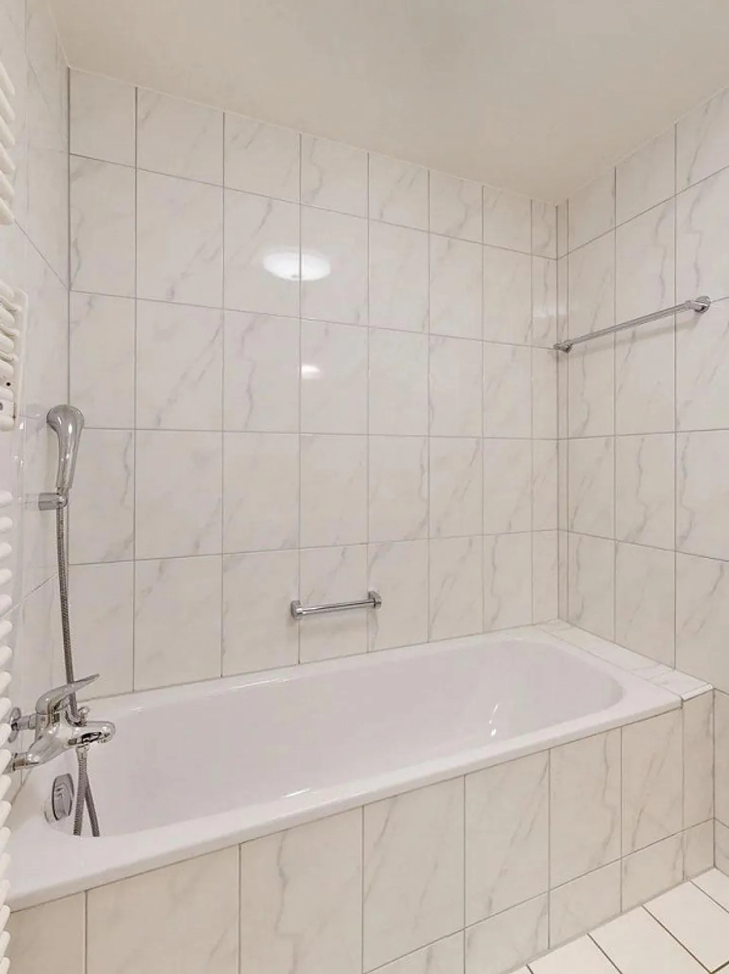 Appartement lumineux de 3,5 pièces avec place de parking - Photo 11 sur 14