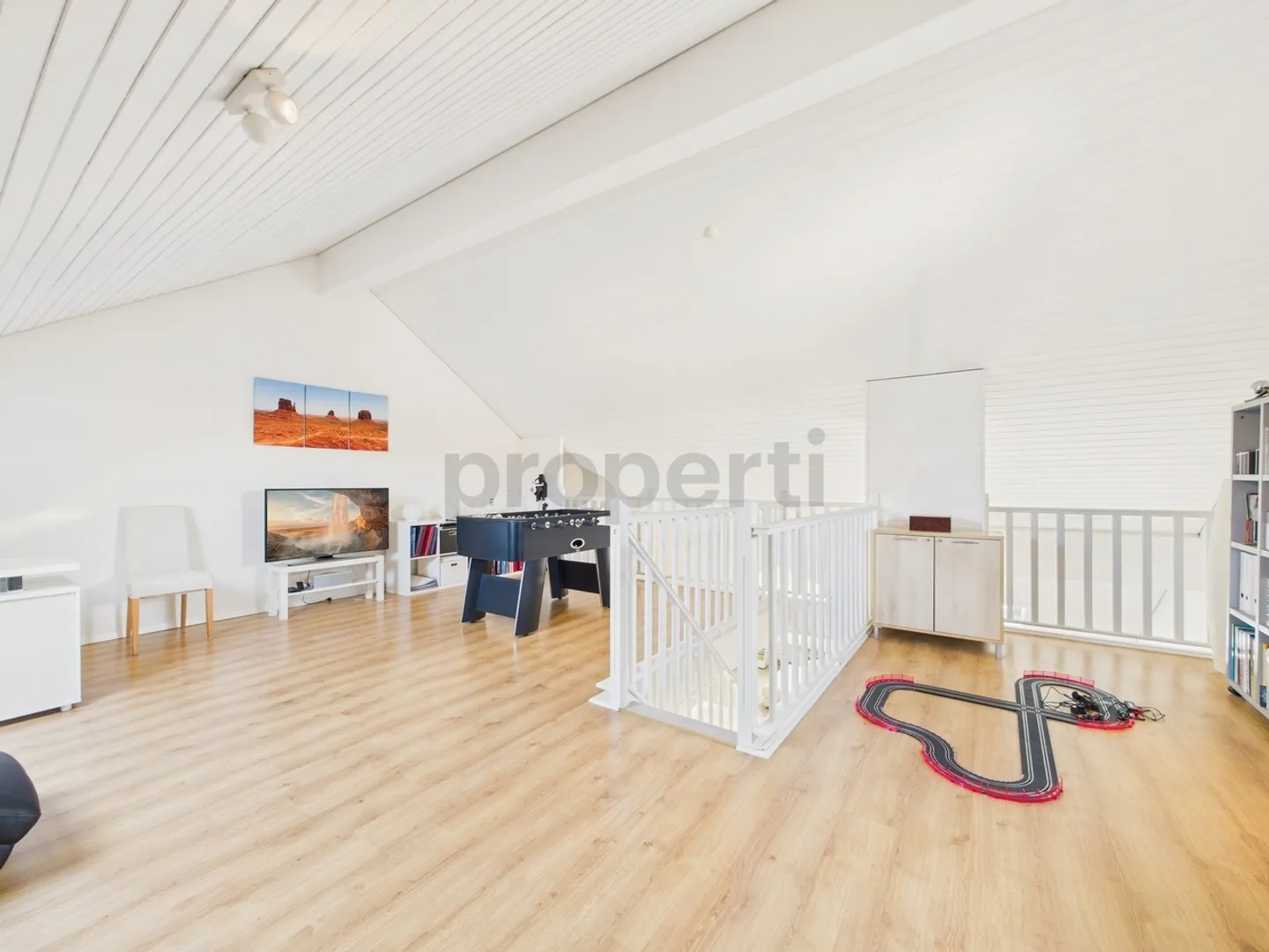 Élégante 4.5 pièces  maisonnette avec balcon ensoleillé à Treycovagnes - Foto 8 von 12