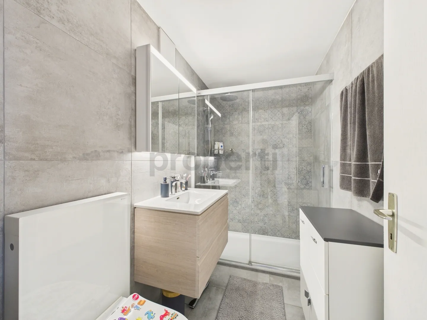 Élégante 4.5 pièces  maisonnette avec balcon ensoleillé à Treycovagnes - Foto 9 von 12