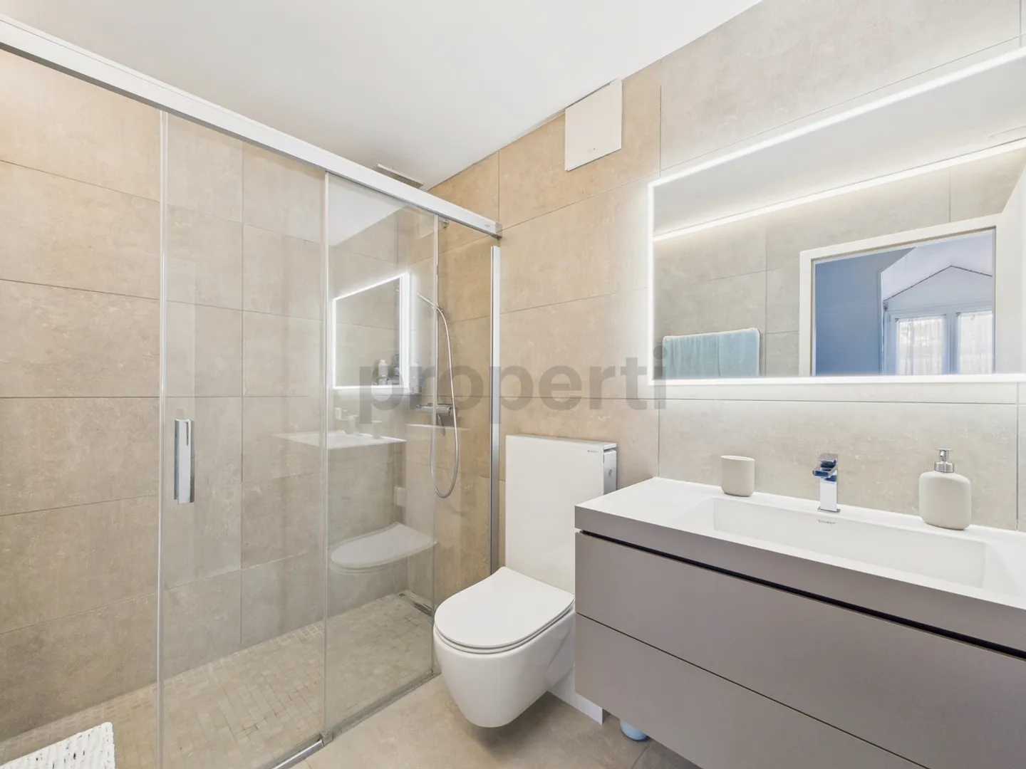 Élégante 4.5 pièces  maisonnette avec balcon ensoleillé à Treycovagnes - Foto 10 von 12