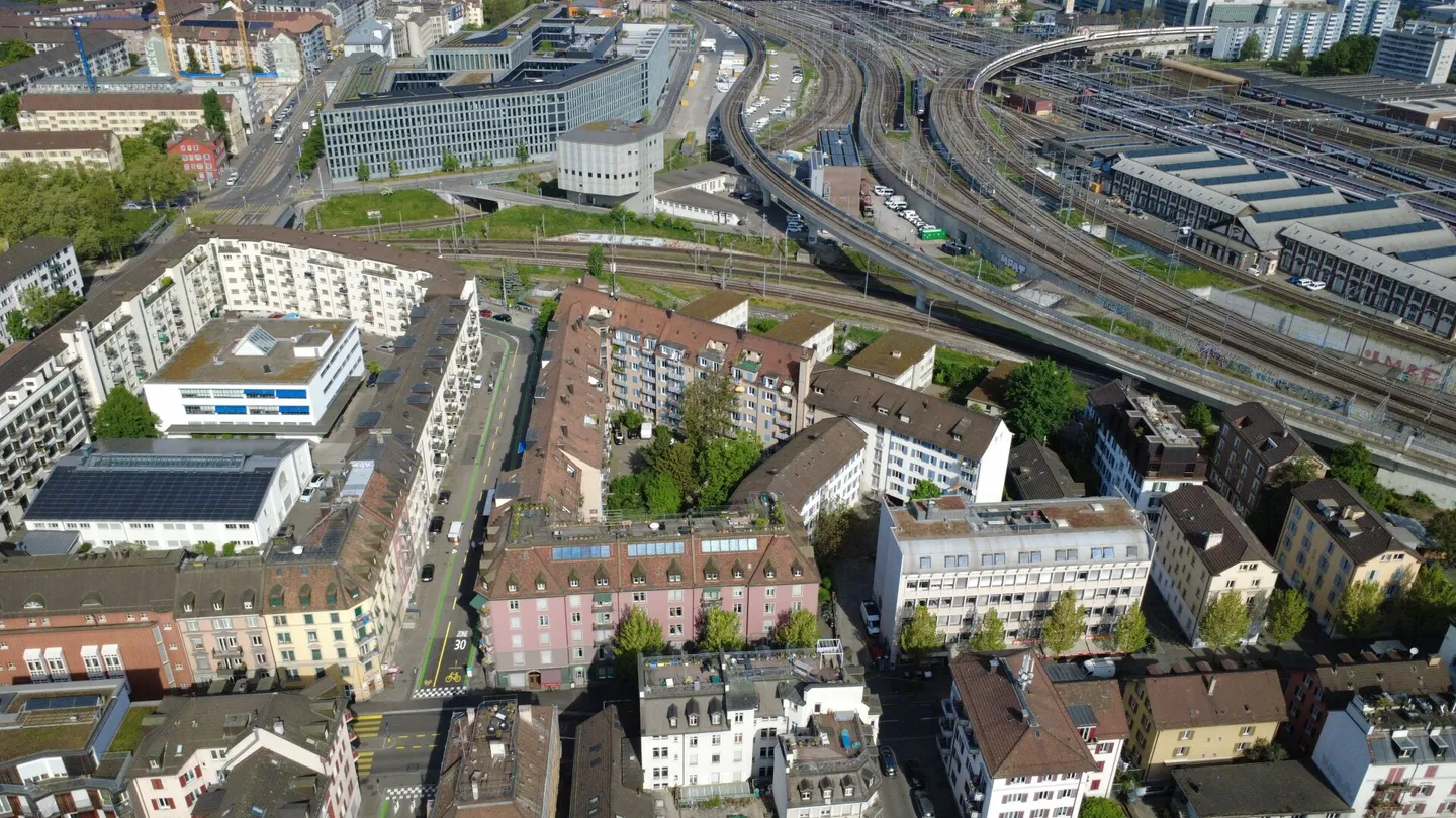 Appartamento attico 2,5 locali con terrazza sul tetto - Distretto 4 - Foto 3 di 4
