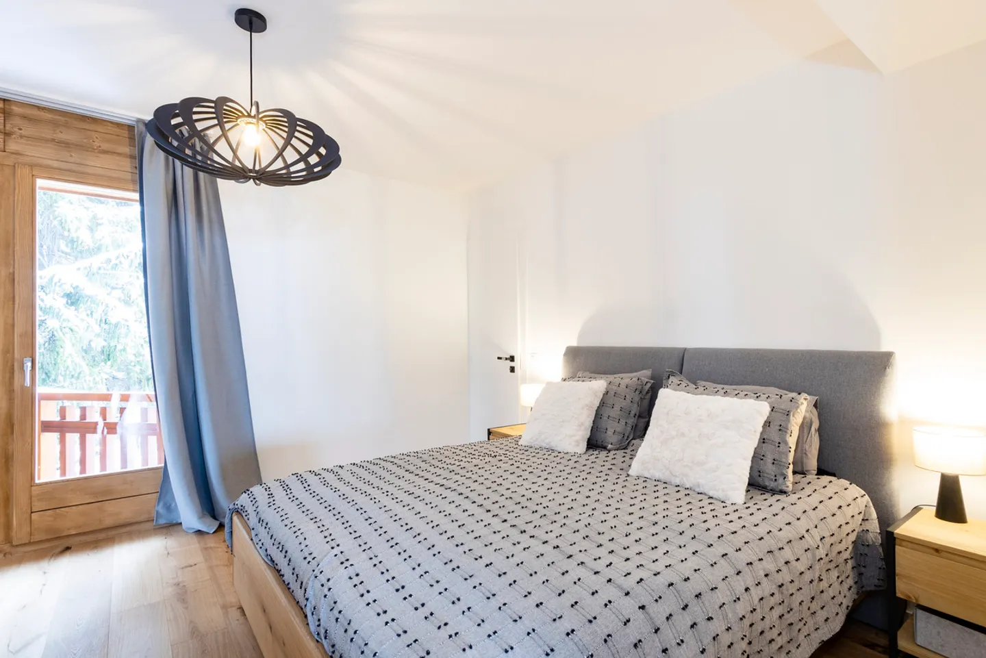 FULLY RENOVATED APARTMENT FOR WEEKLY RENTAL - Photo 9 of 13