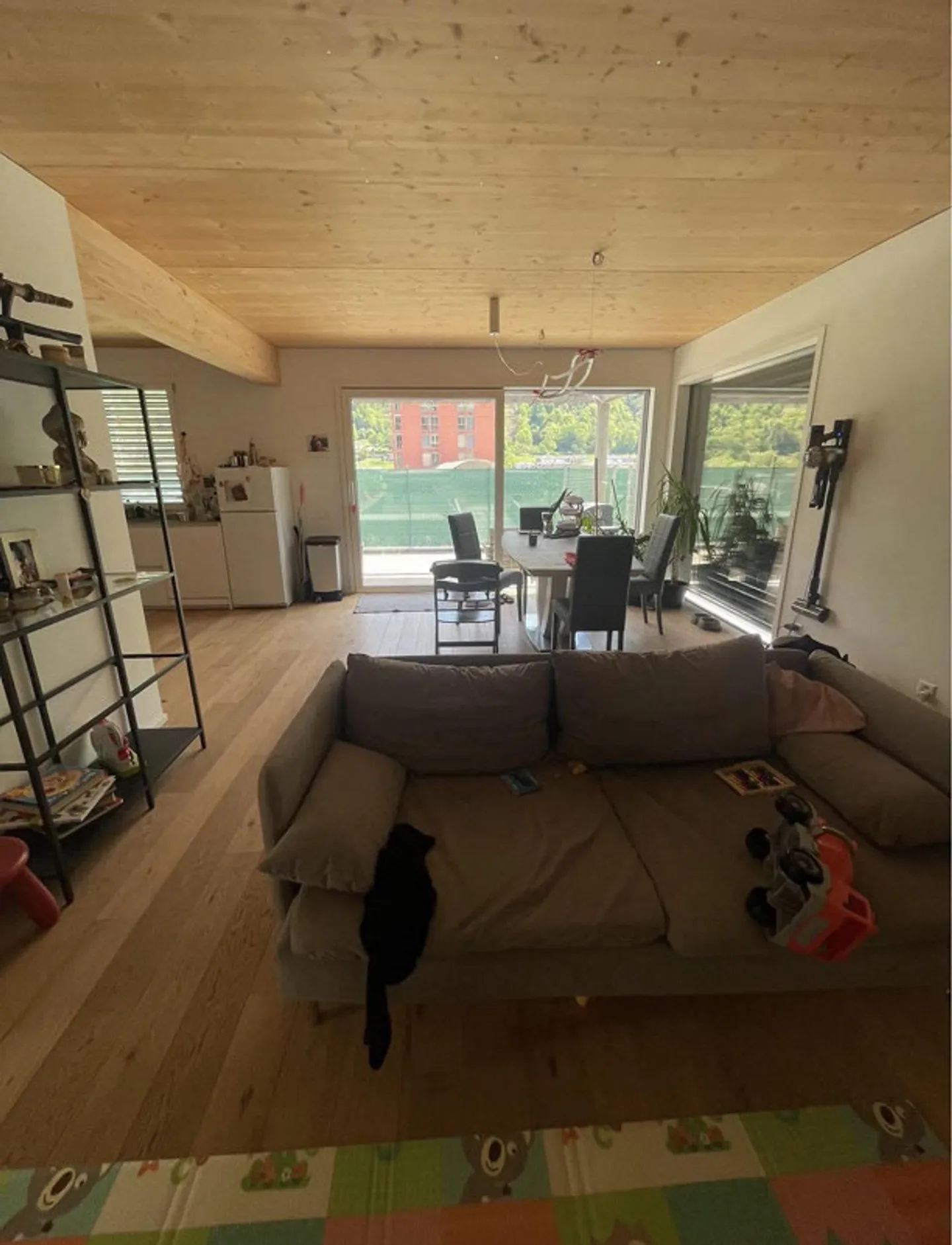 Maison unifamiliale avec de grands parkings - Photo 4 sur 5