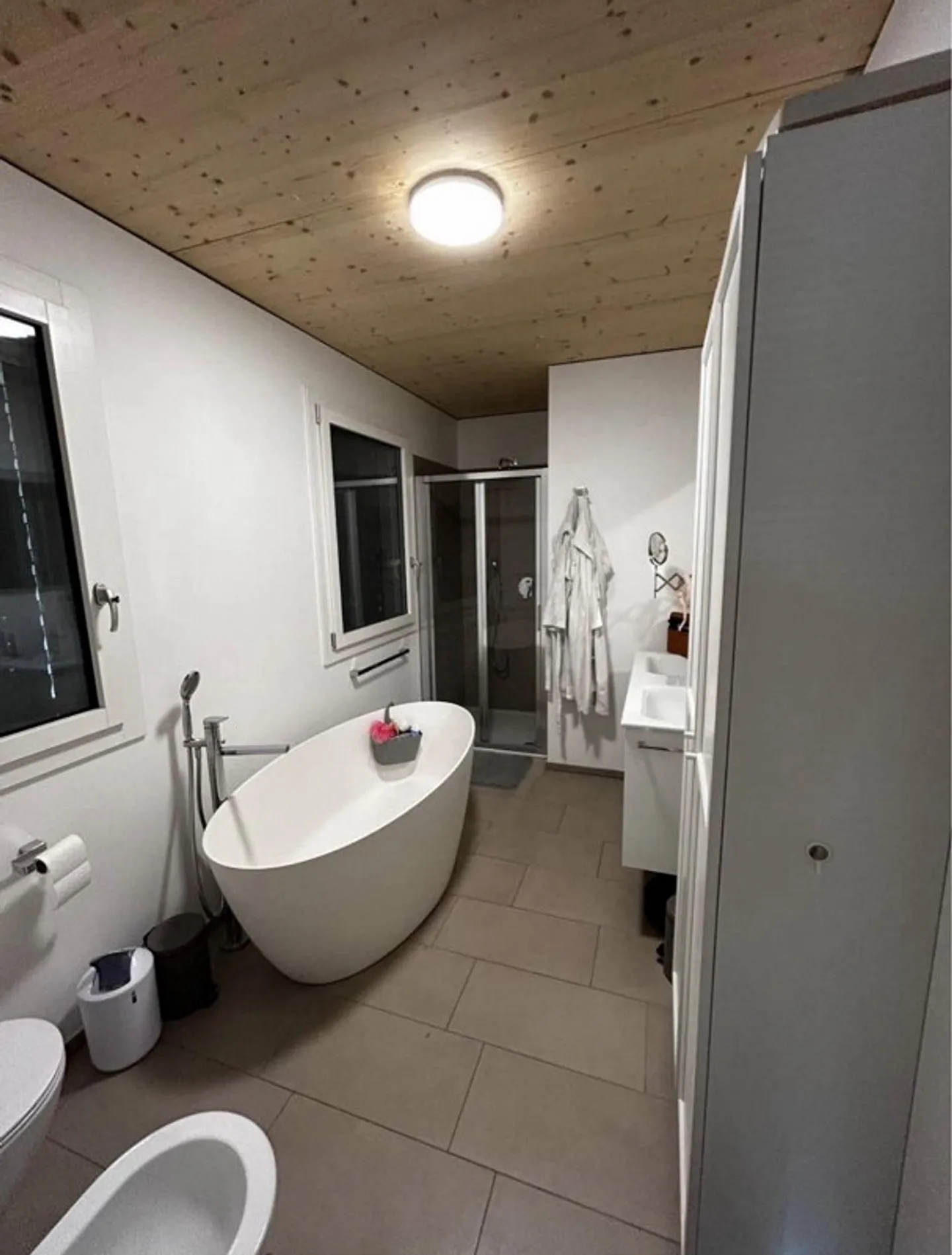 Maison unifamiliale avec de grands parkings - Photo 5 sur 5