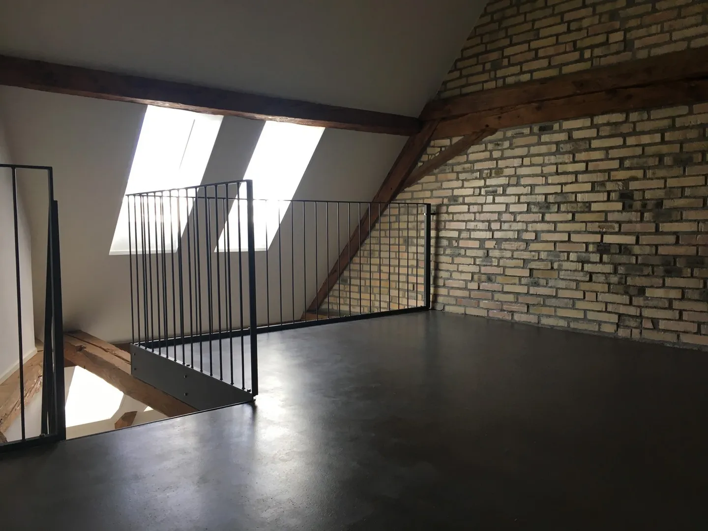 Section de maison avec part de jardin (exposition sud) et énorme cave naturelle (40m2). - Photo 12 sur 12