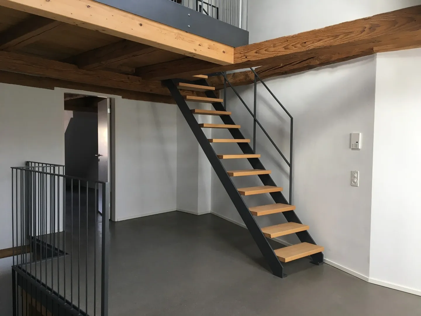 Section de maison avec part de jardin (exposition sud) et énorme cave naturelle (40m2). - Photo 8 sur 12