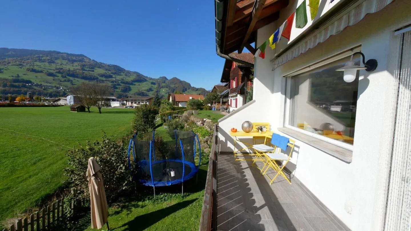 Casa unifamiliare (casa d'angolo) - Foto 8 di 15