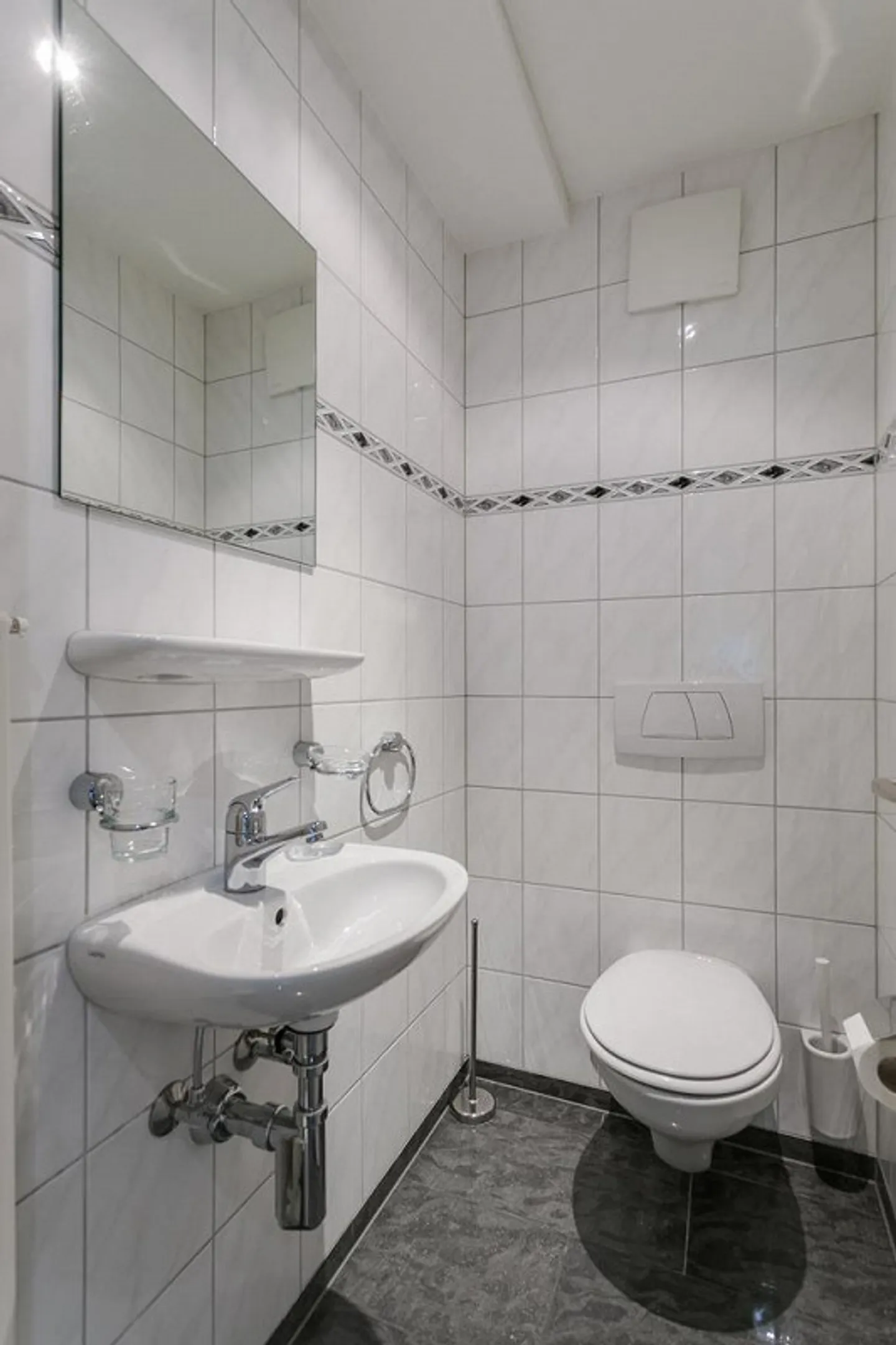 Gewerbeimmobilie in Zug - Foto 8 von 11