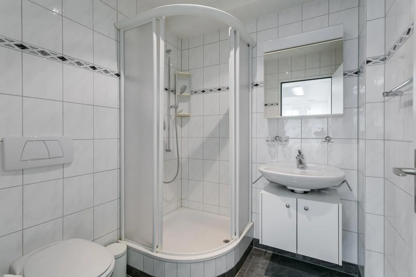 Gewerbeimmobilie in Zug - Foto 9 von 11